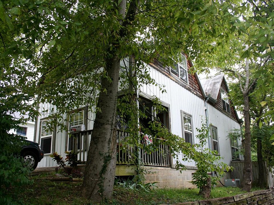 1st image of 156 E Meadow St