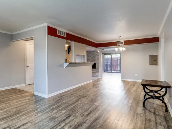 10244 Regal Oaks Dr #B, Dallas, TX 75230