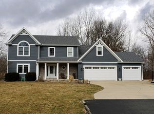 31 Sand Lake Rd, Monticello, IL 61856