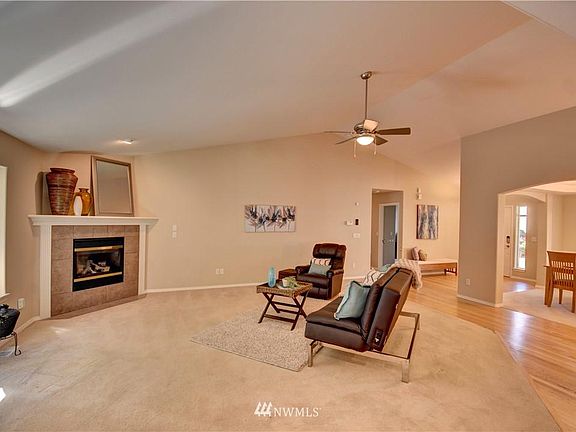 5th image of 11921 10th Avenue Ct NW