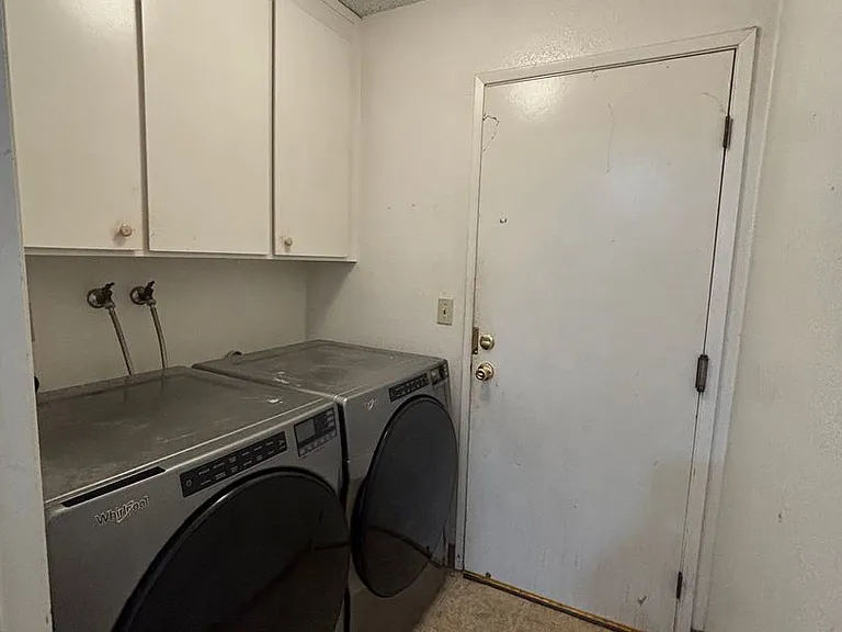 2102 California Dr — Photo 20