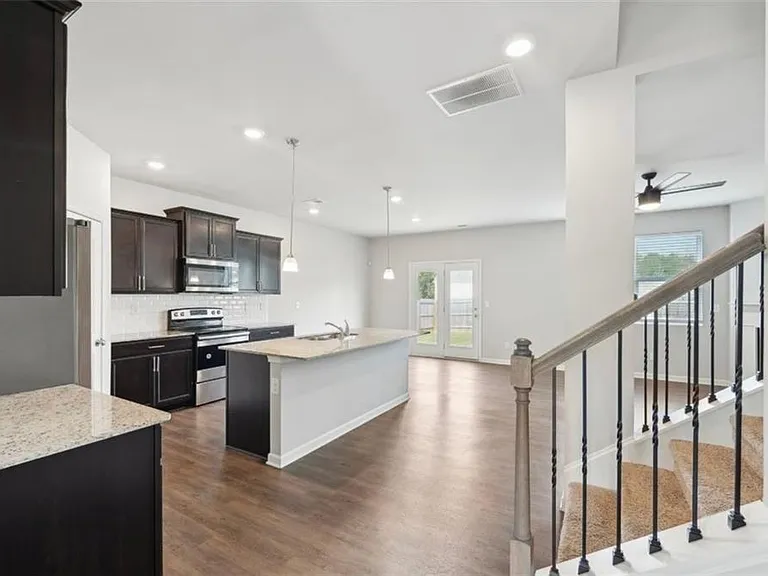 6637 Bluffview Dr — Photo 10