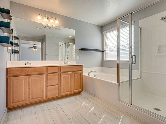 3rd image of 7689 Jasmine Falls Dr