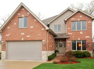 597 W Babcock Ave, Elmhurst, IL 60126