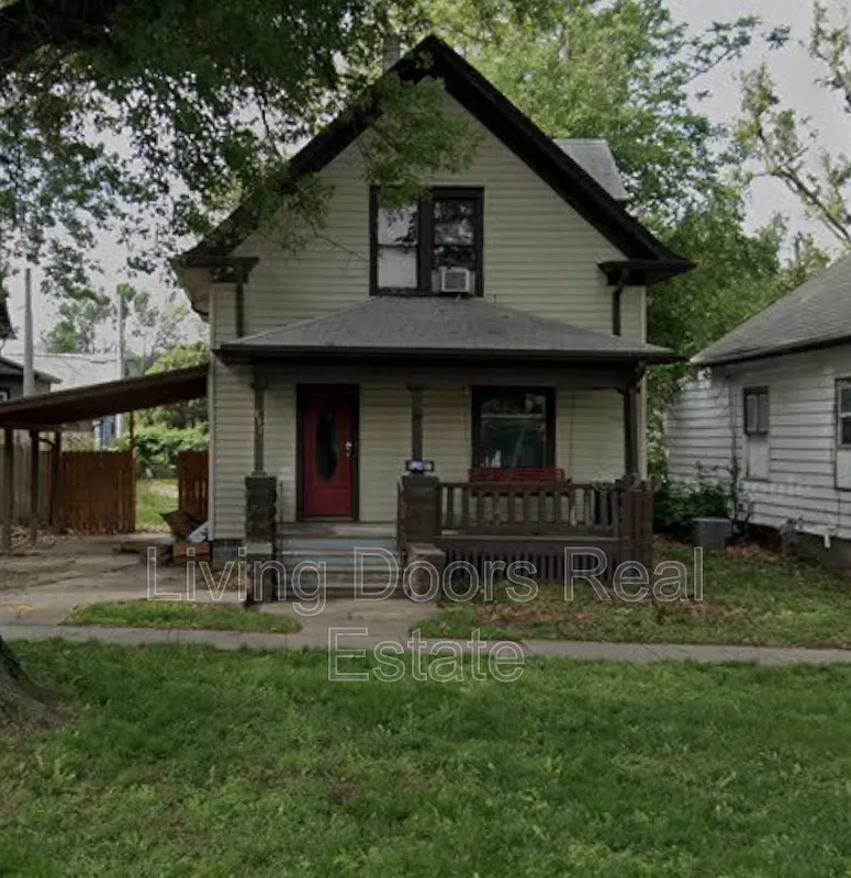 4 bed, 3.0 bath, 1720 sqft, $2,110 — Photo 1