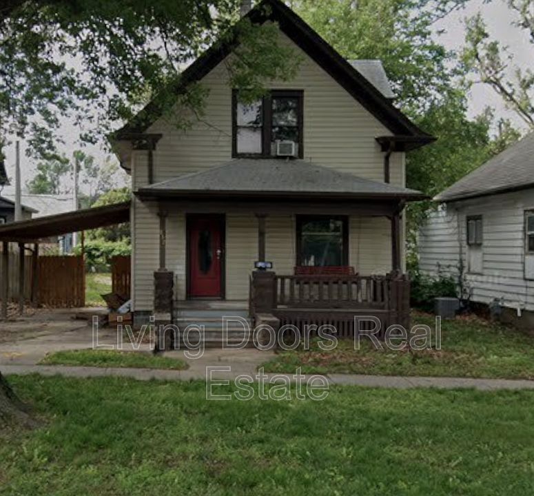 1st image of 837 Peach St