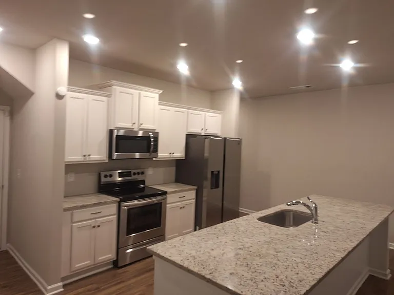 220 Turner Ln — Photo 13