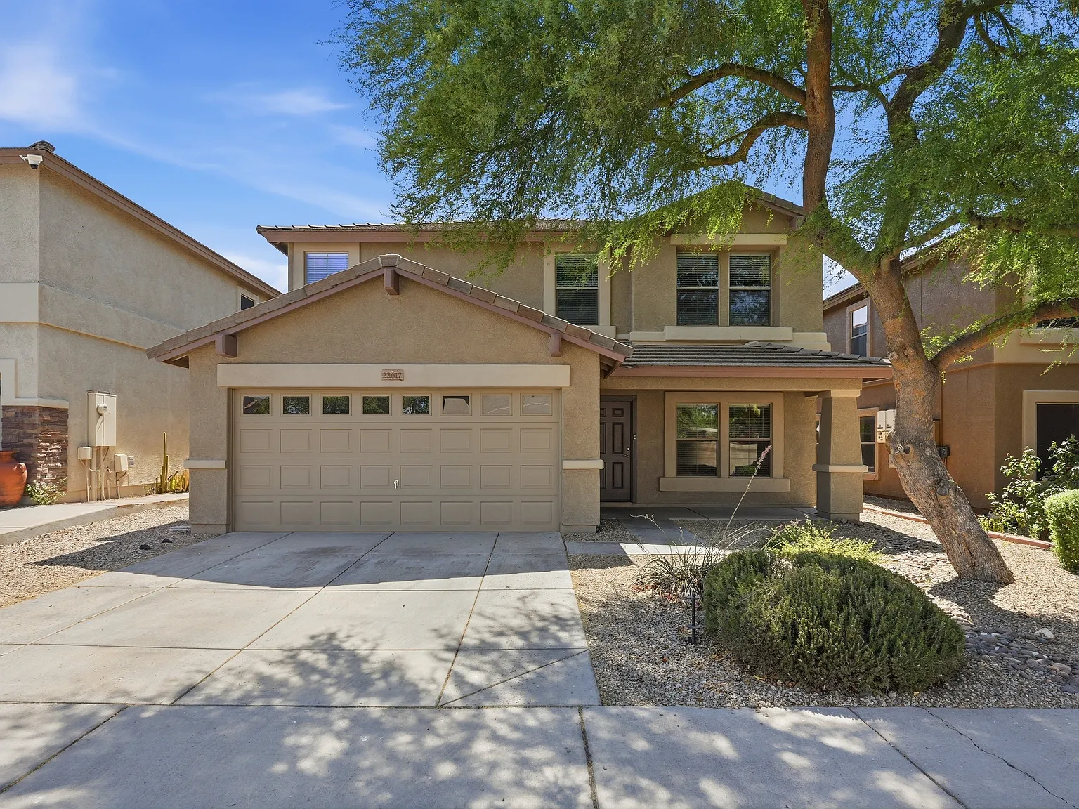 5 bed, 2.5 bath, 3200 sqft, $3,095 — Photo 1