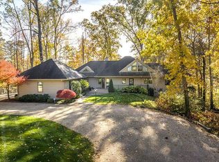 308 Tom Morris Dr, Weems, VA 22576