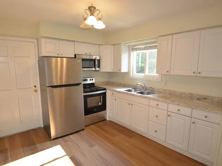 112 Bim St — Photo 3