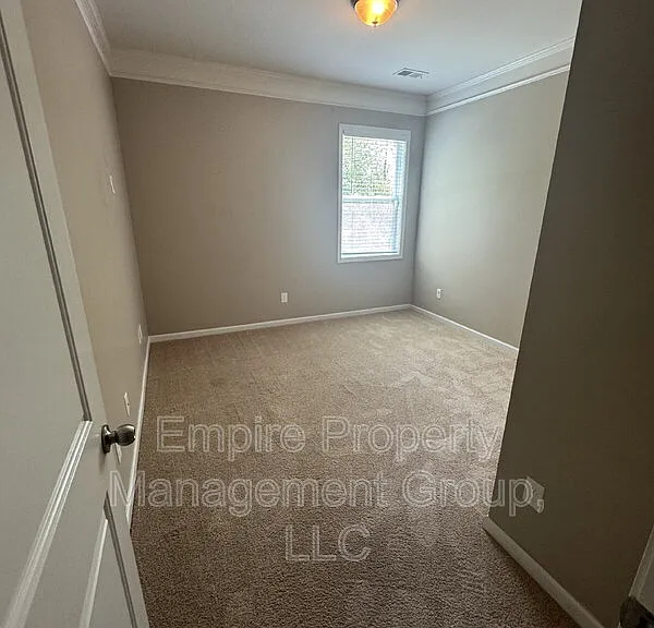 108 Ashewicke Dr — Photo 7