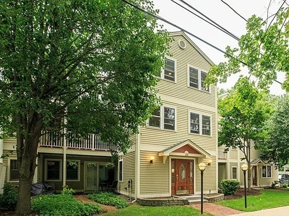 30 Cameron St APT 7, Brookline, MA 02445