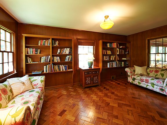Cozy Book Nook