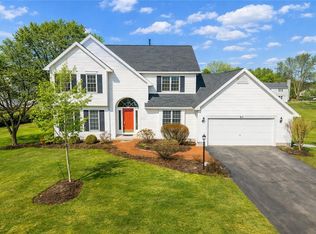 60 Eaglewood Cir, Pittsford, NY 14534