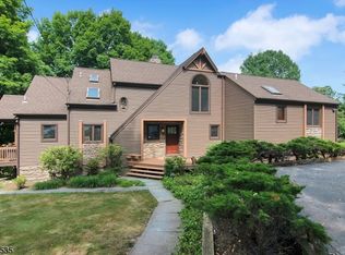 3 White Rd, Ringwood, NJ 07456