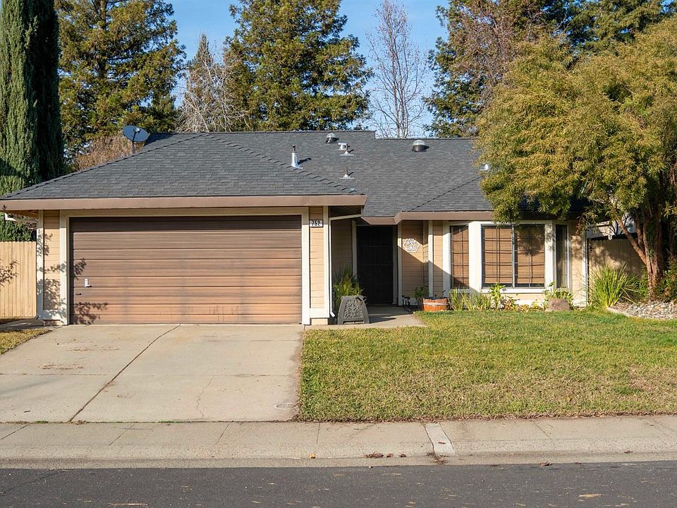 1st image of 752 Portside Cir