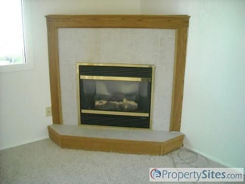 5th image of 2200 Garland Dr APT 32
