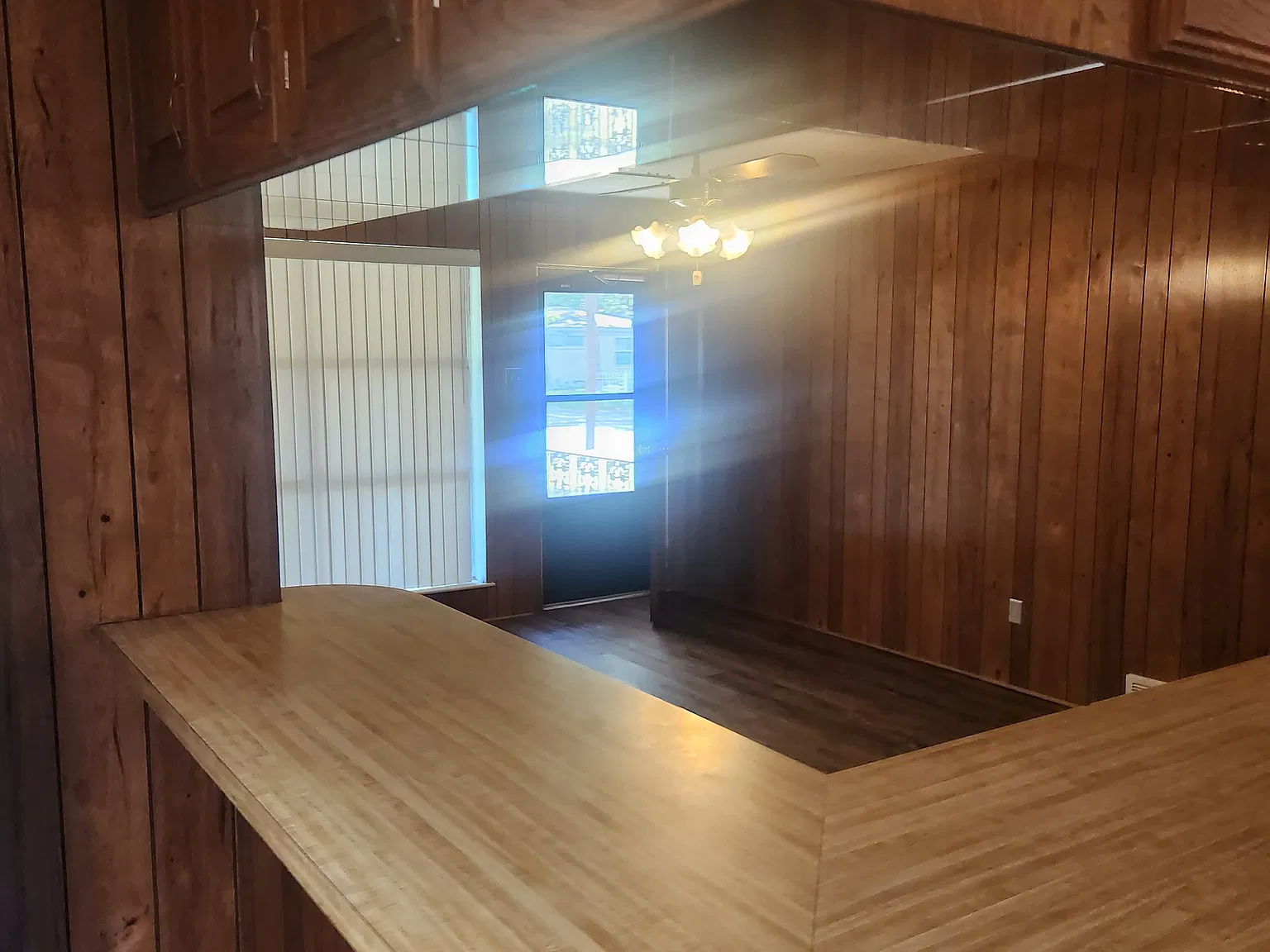 3 bed, 1.5 bath, 1140 sqft, $1,700 — Photo 2