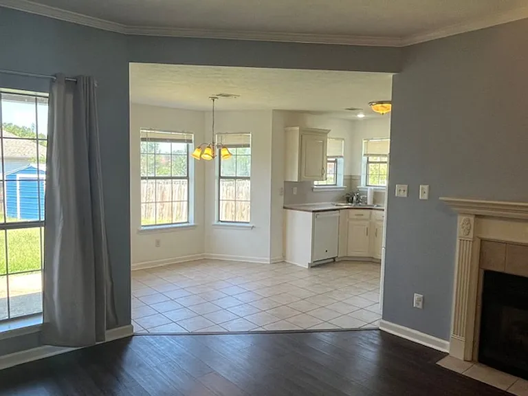 102 Rosebud Cir — Photo 13