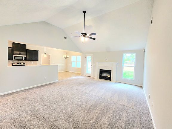3rd image of 3037 Easton Dr