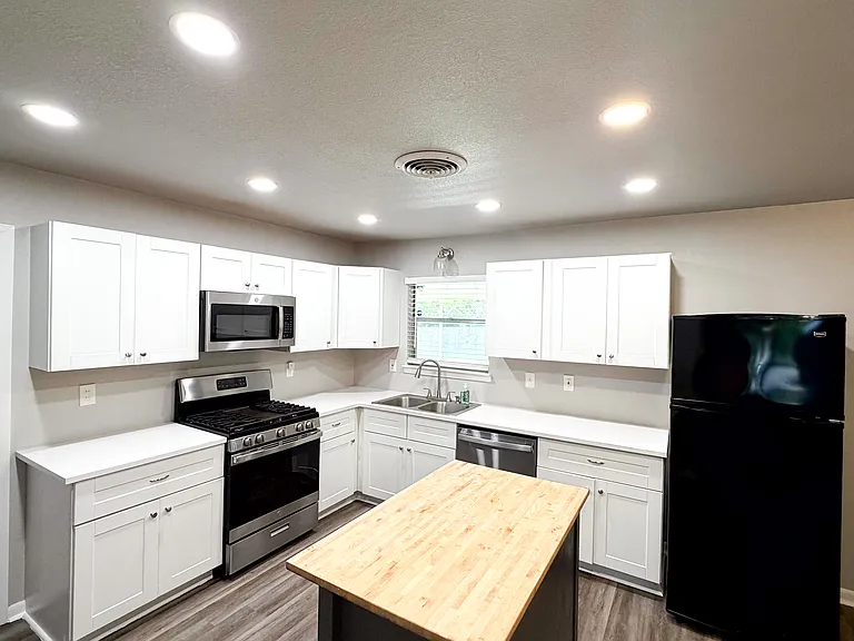 1204 Chippendale Dr — Photo 7