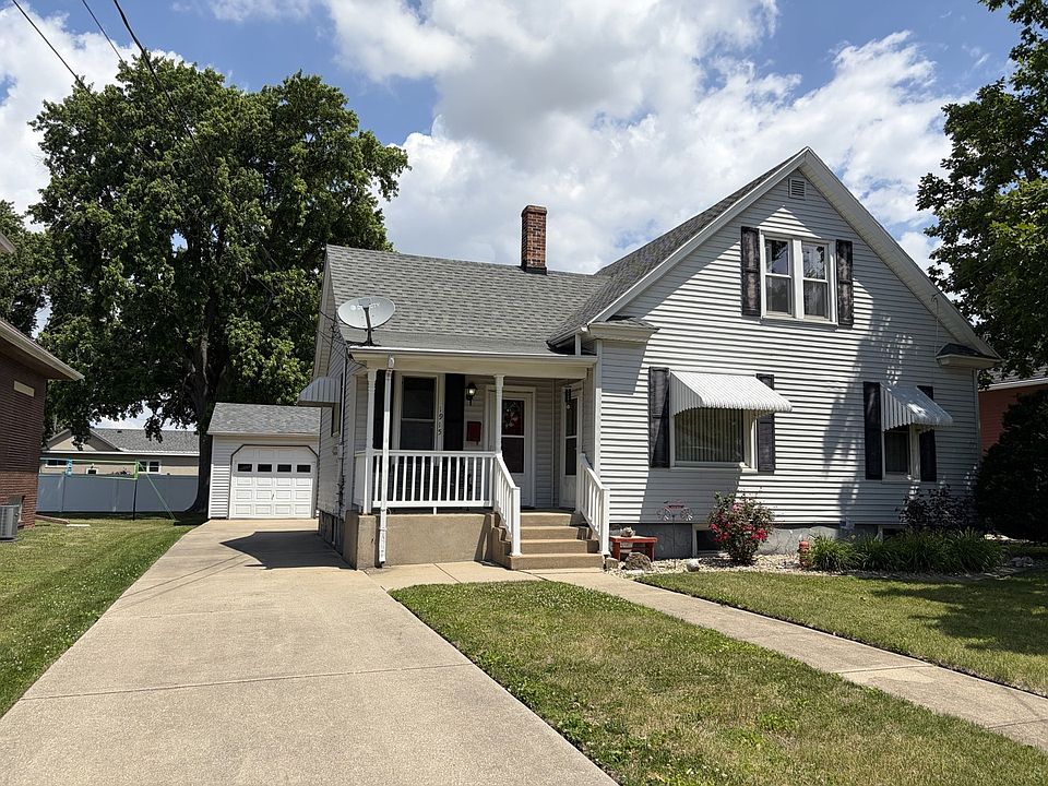 1st image of 1915 9th St