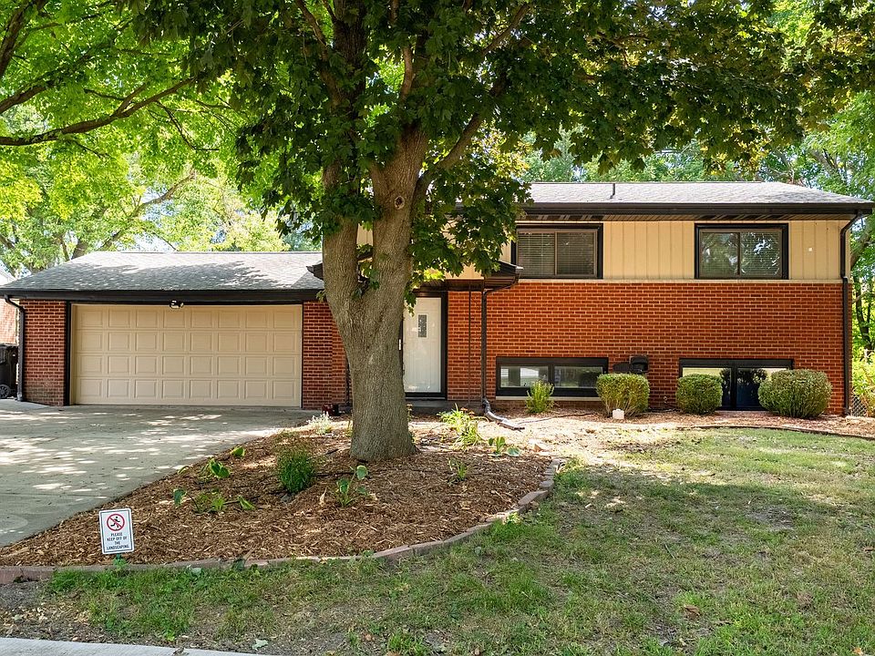 1st image of 15 Kingswood Dr