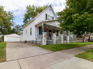 1513 W Locust St, Bloomington, IL 61701