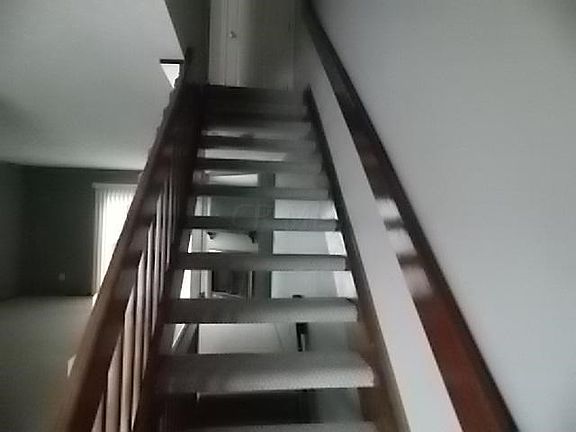 4th image of 207 Malloy Ln