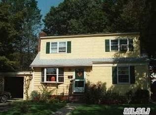 9 Seaman Rd, Glen Cove, NY 11542