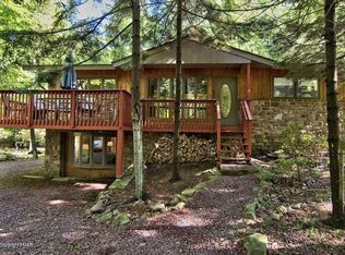 69 Split Rock Rd, Lake Harmony, PA 18624