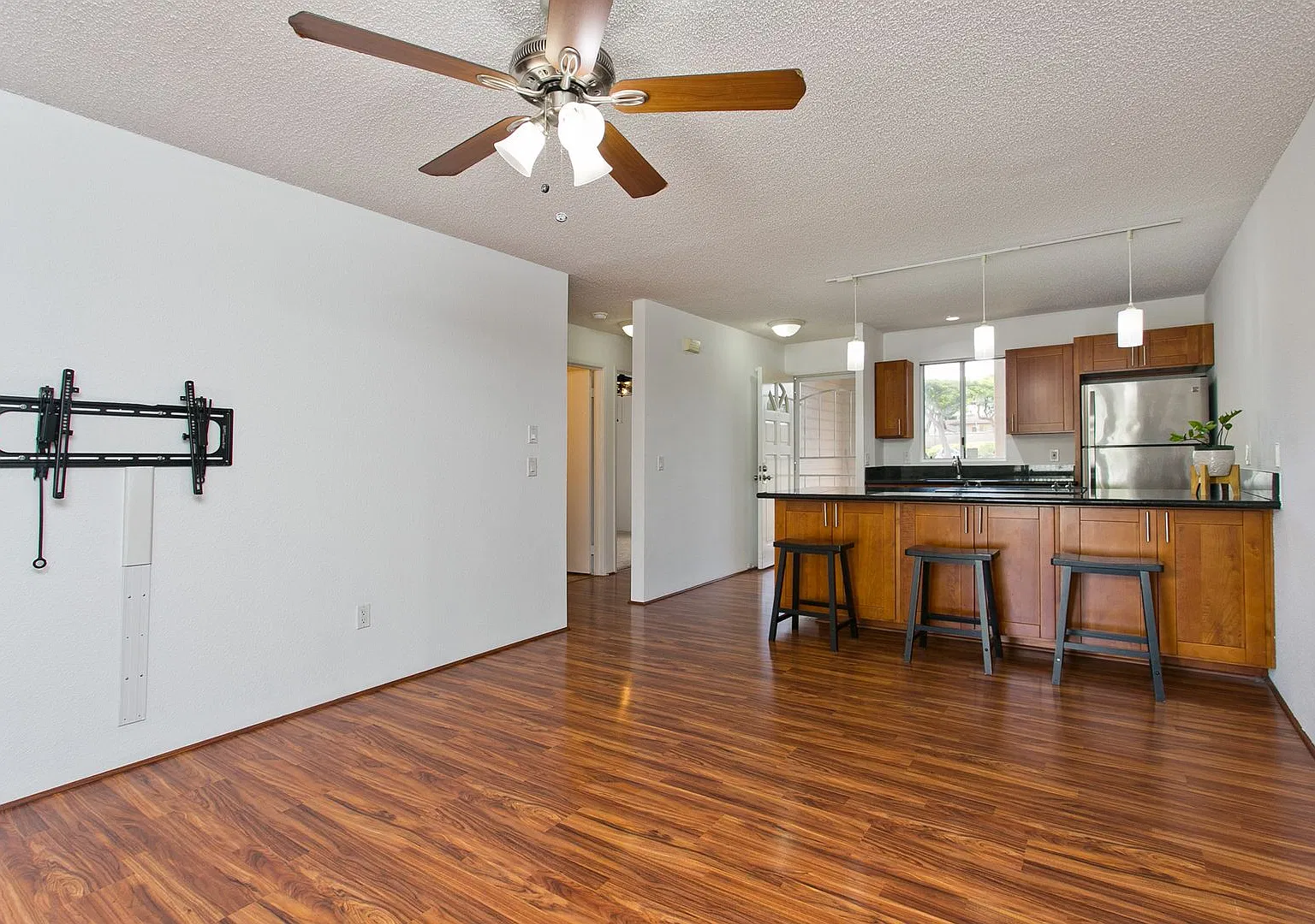 Mahi Ko at Waikele - 2 Bedroom, 2 Bathroom, 2 Parking w/Fenced Yard — Photo 4