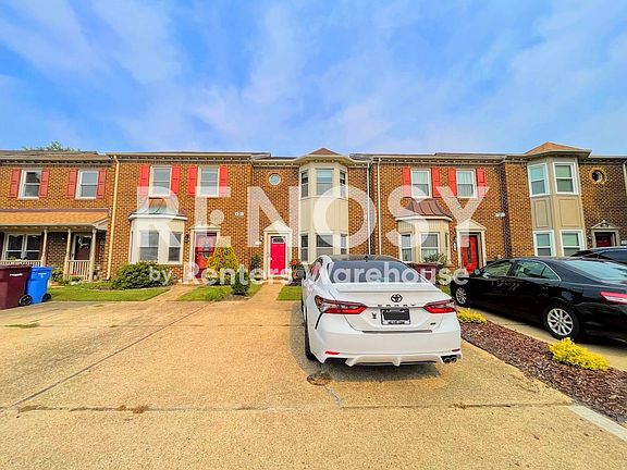 3rd image of 628 Creekside Ct
