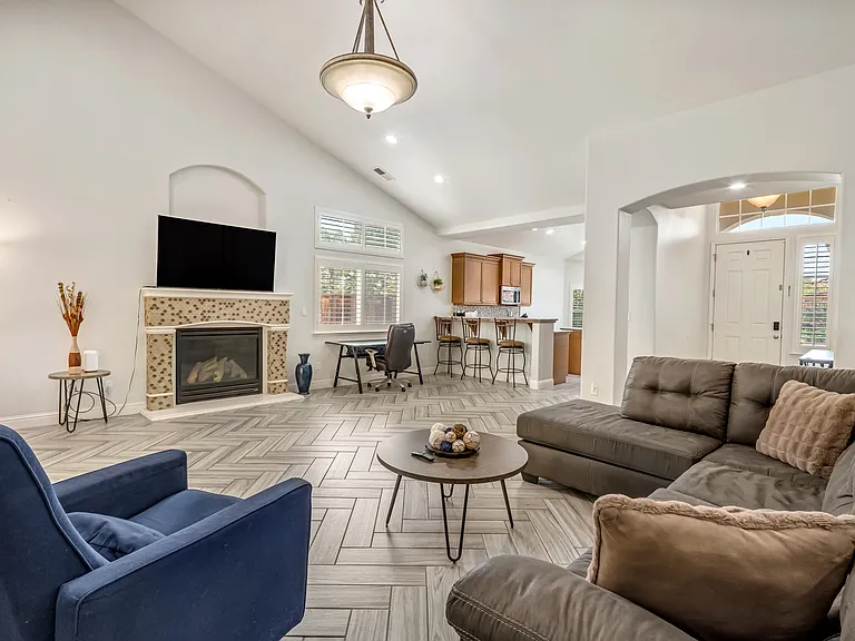 8582 N Garden Ave — Photo 15