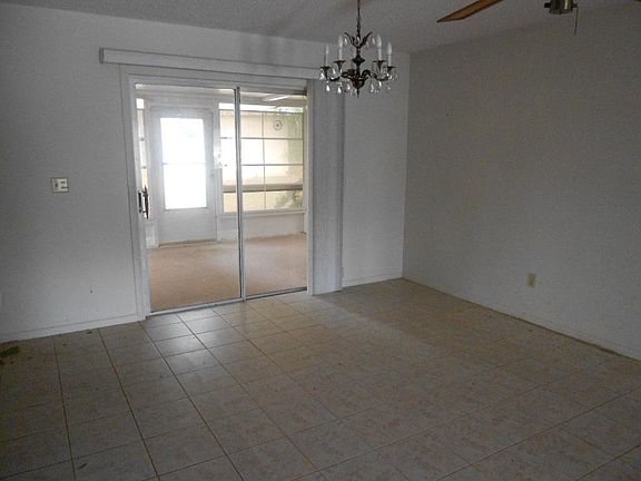 4th image of 9811 Riverview Dr