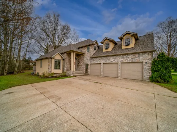 4041 Colonial Ave, Erie, PA 16506