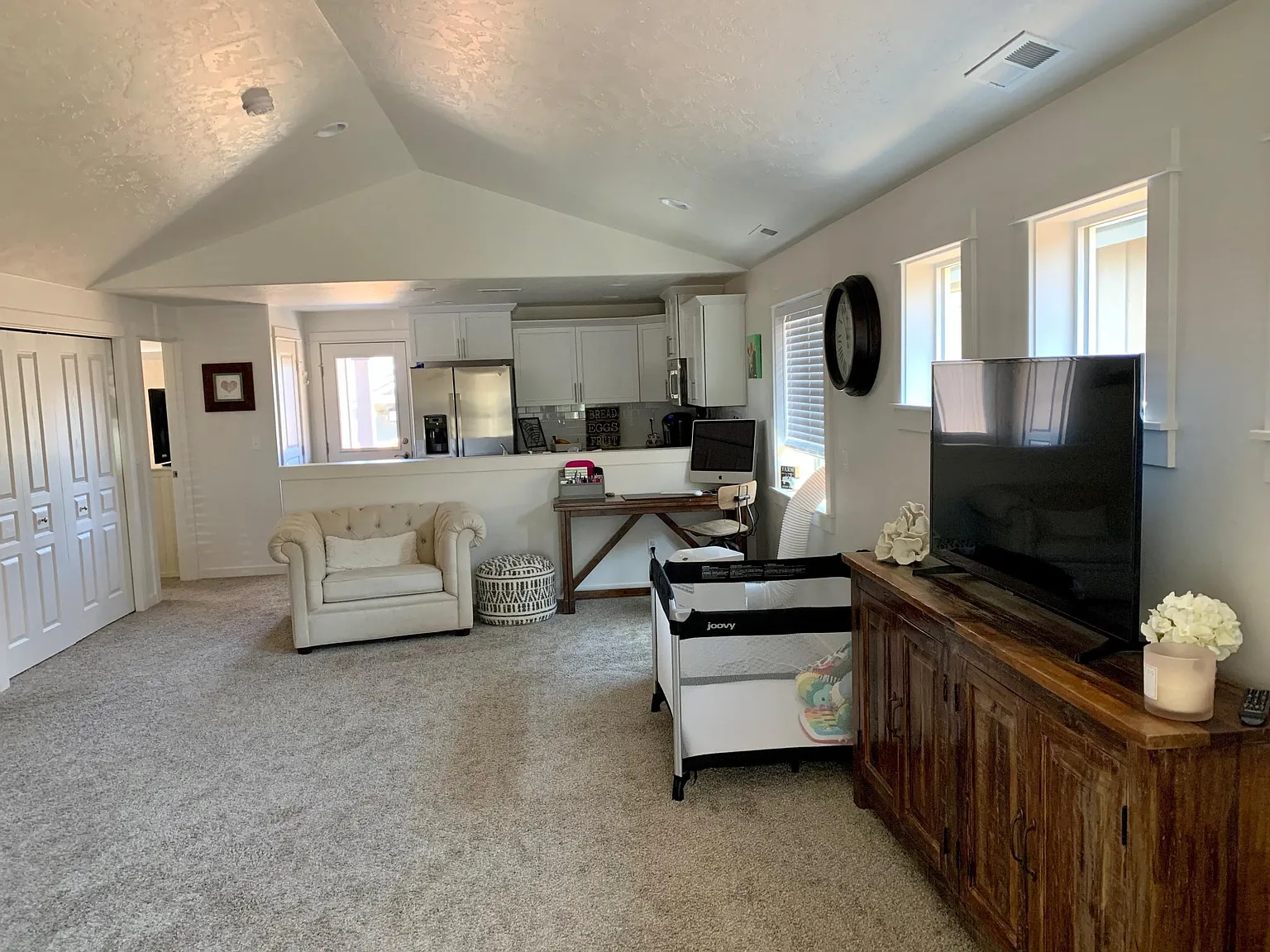 2 bed, 1024 sqft, $2,100 — Photo 2