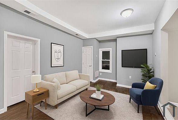 1st image of 185 Roseville Ave #1