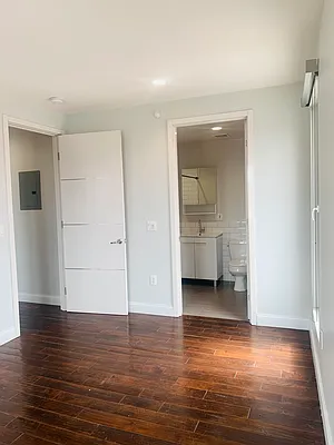 Rented by 18 REALTY | media 20