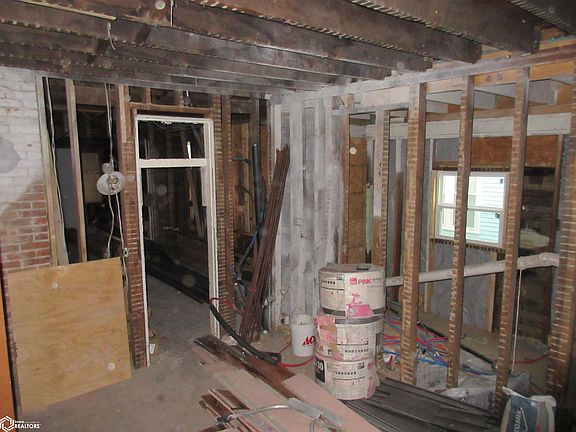 4th image of 1112 High St
