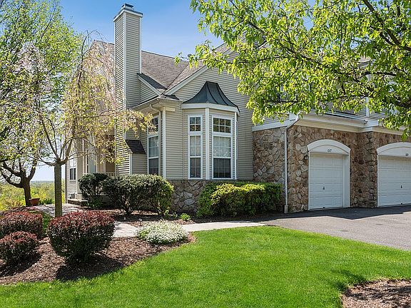 Desirable end-unit townhome