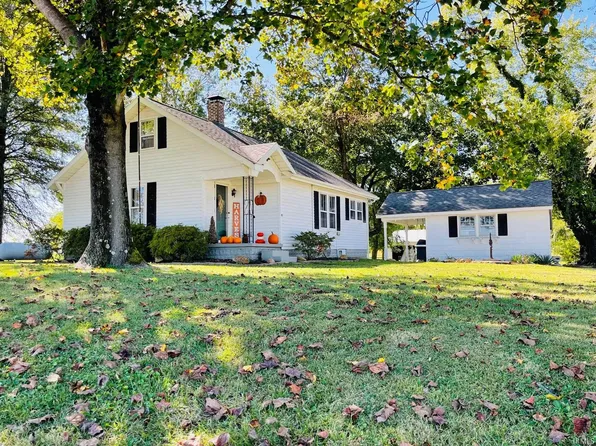 2915 S 850th Rd E, Oakland City, IN 47660