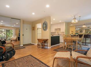 327 Chestnut Hill Ct APT 14, Thousand Oaks, CA 91360