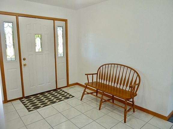 5th image of 325 Abbey Ln