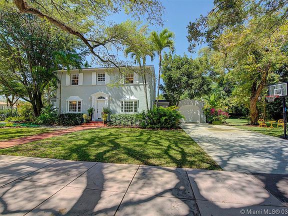 3rd image of 1234 Country Club Prado