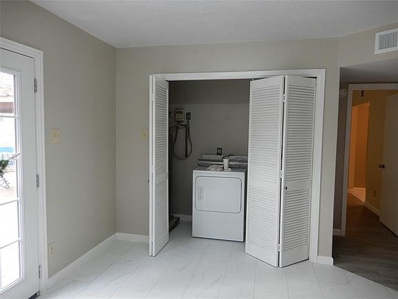 4th image of 19535 Munsey Ct