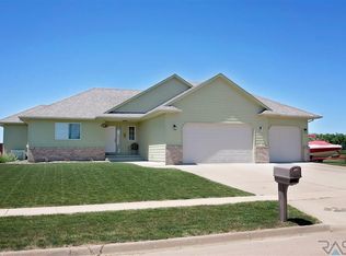 607 United Ave, Harrisburg, SD 57032