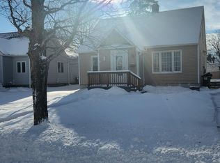 417 Dillon St, Sault Sainte Marie, MI 49783