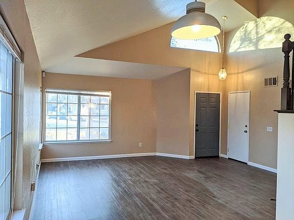 3rd image of 12635 Sunbird Ln
