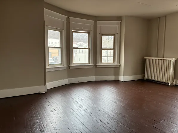 1246 W Arch St #2, Coal Township, PA 17866